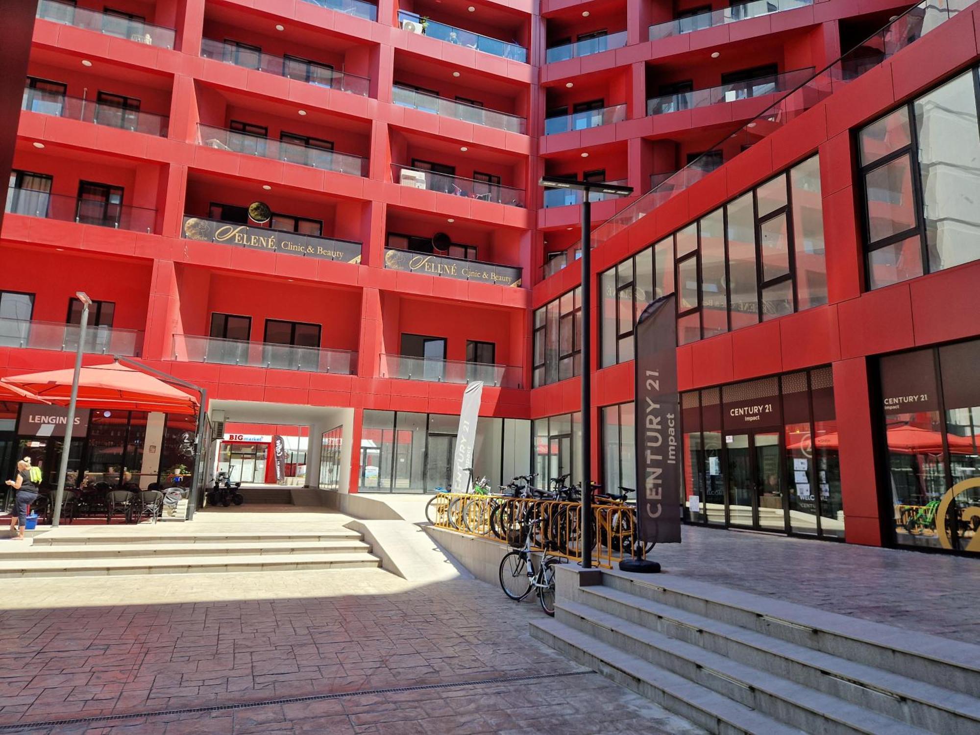 Red & White Palace Apartment Tirana Eksteriør billede